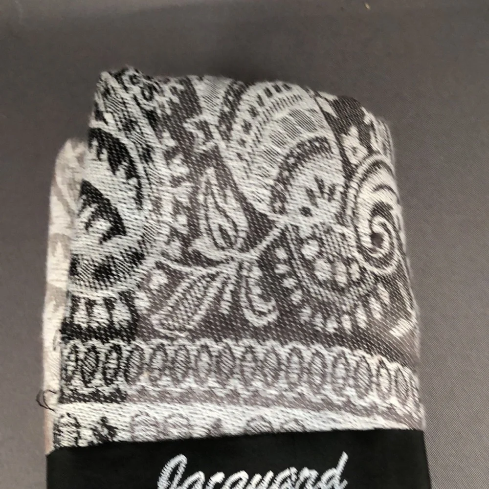 Jacquard pashmina gray paisley